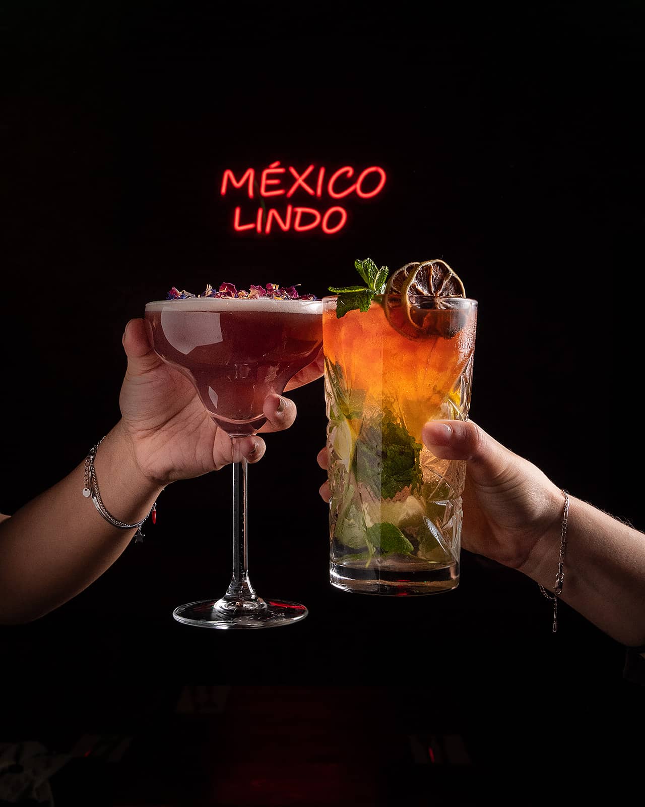 Disfruta de nuestros cocteles mexicanos en La Condesa Barcelona